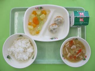 ご飯・牛乳・野沢菜まんじゅう・高野豆腐の味噌汁・りんごゼリーミックス