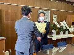 元愛宕中学校校長黒澤智先生　感謝状授与